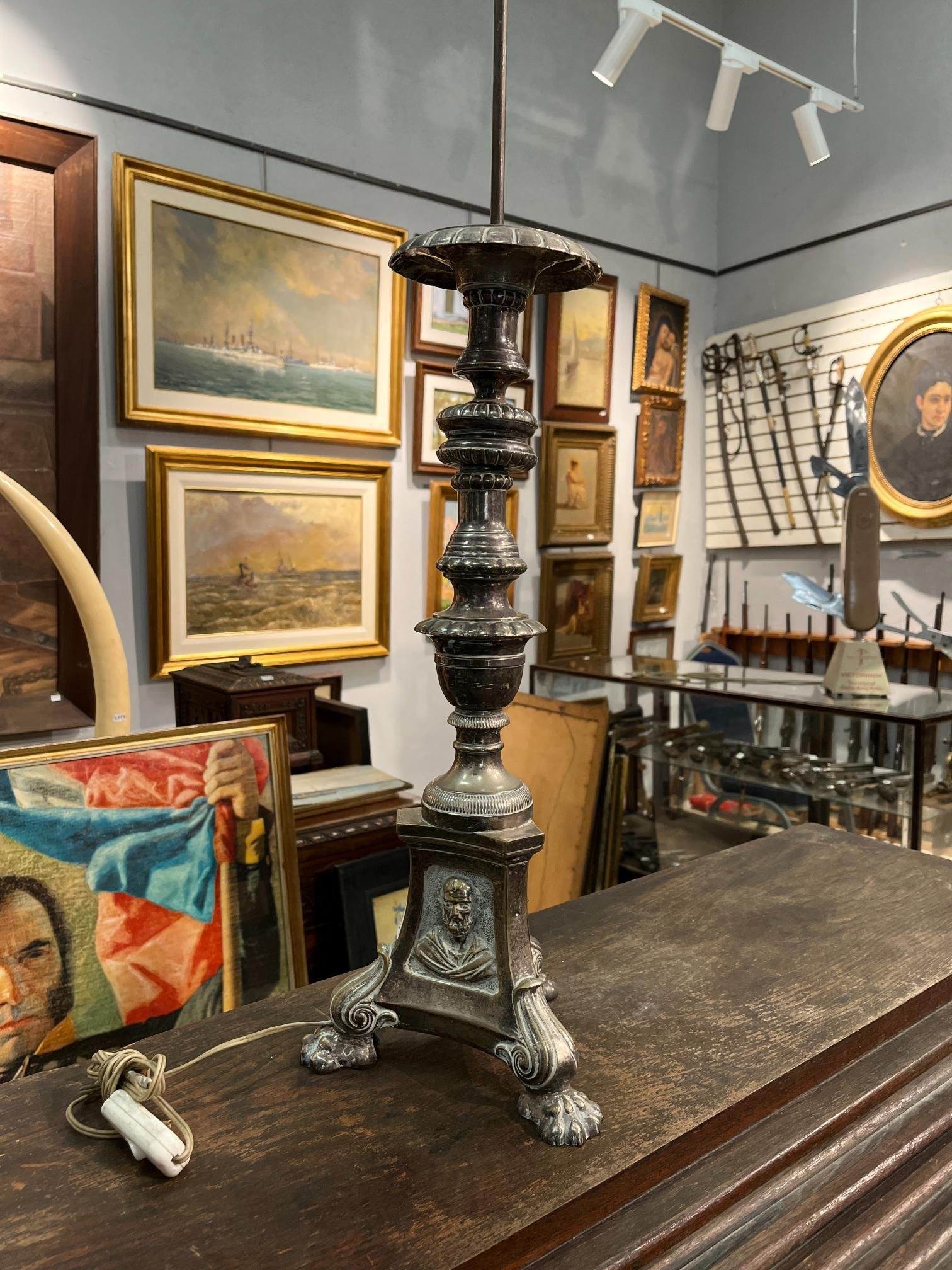 Candelero en metal plateado