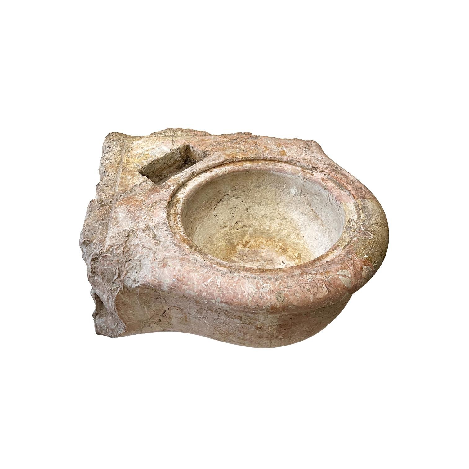 Pila bautismal en mármol