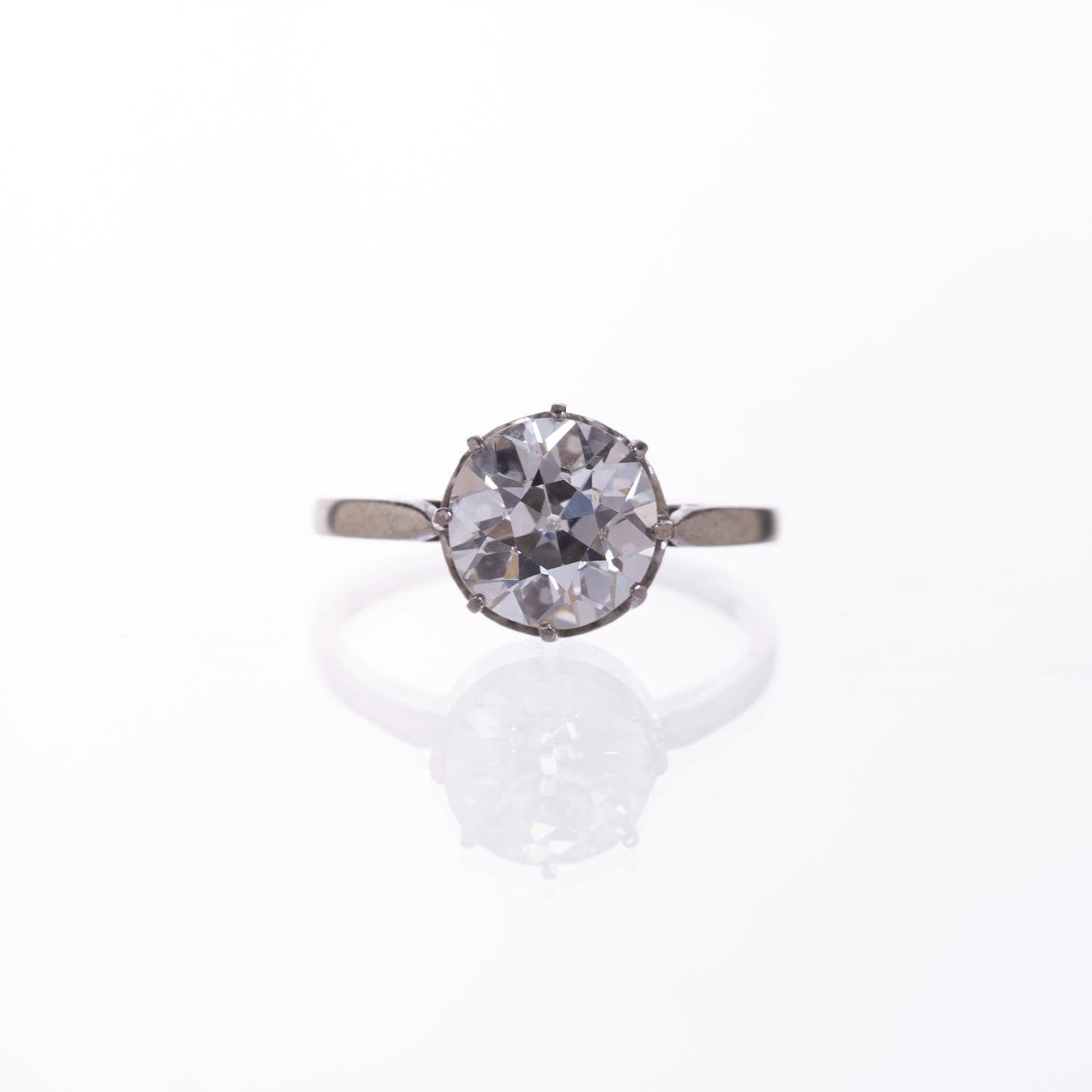 Anillo solitario en oro 18 K con brillante