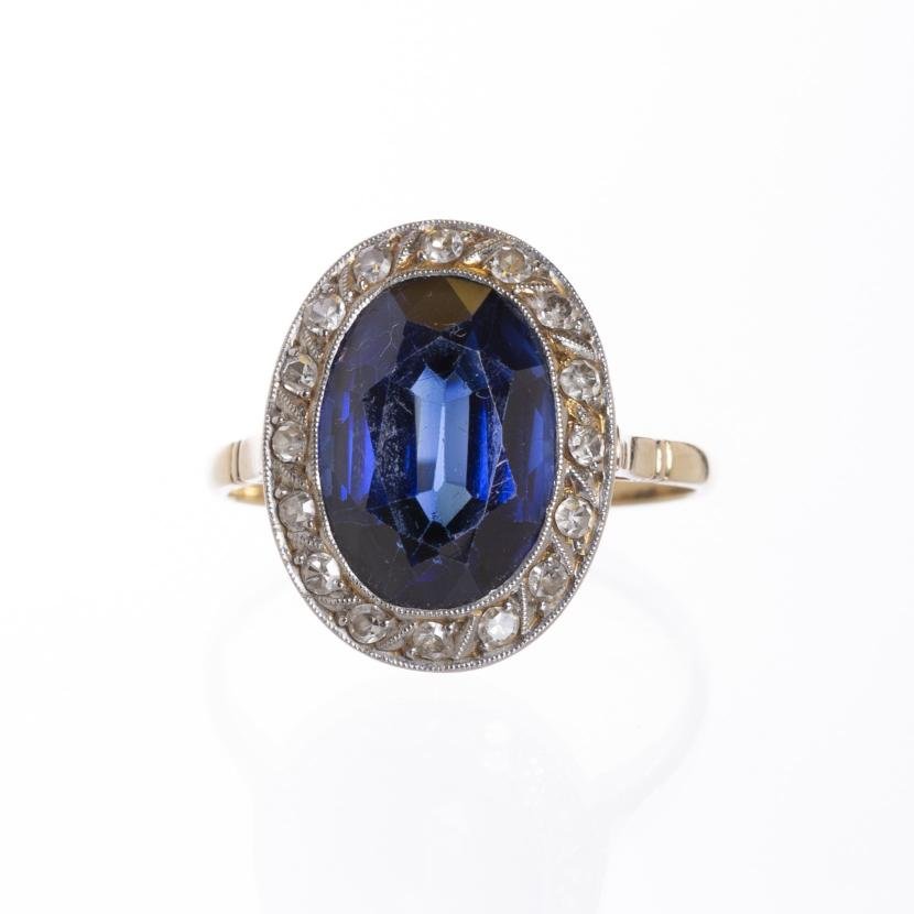 Anillo en oro 18 K con zafiro y brillantes
