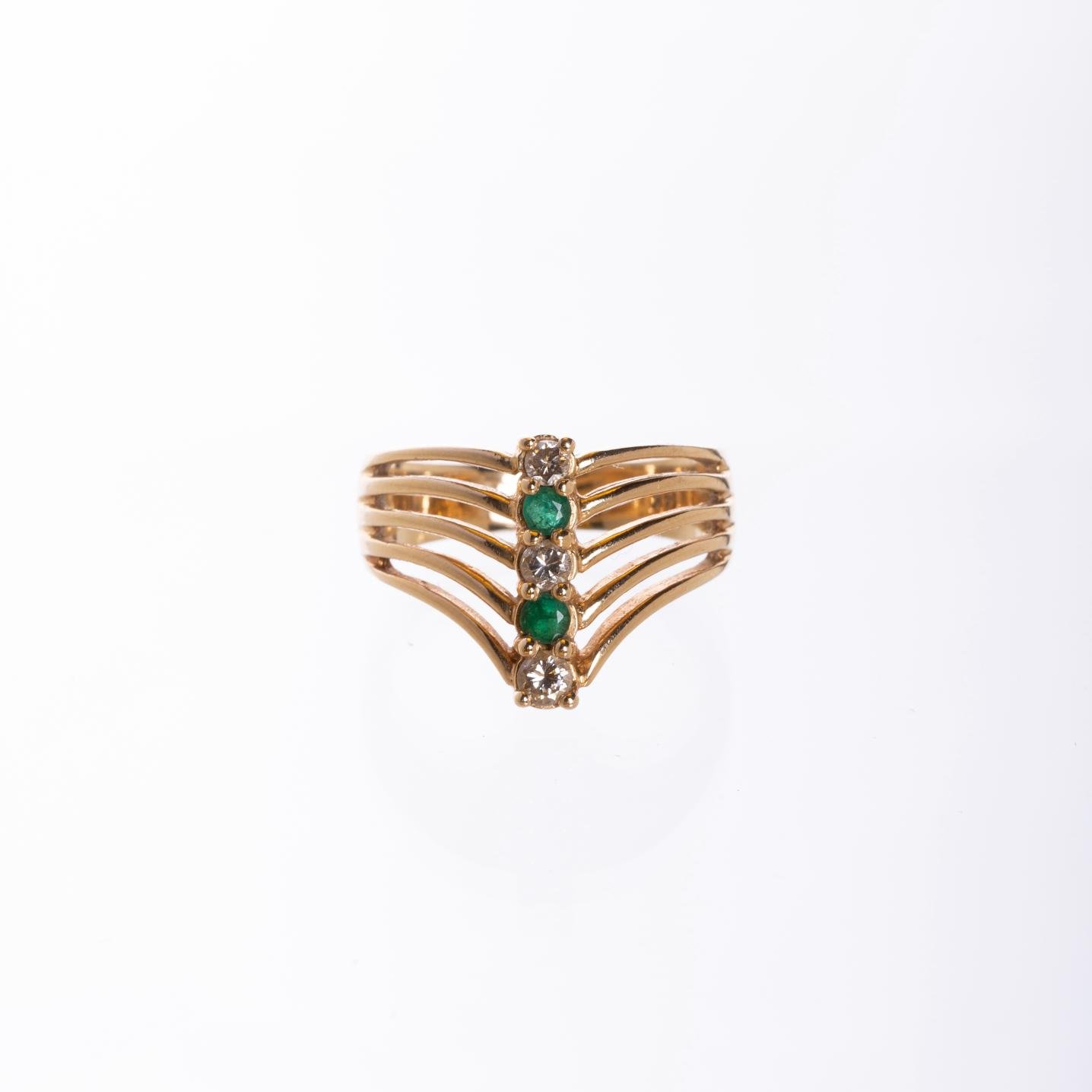 Anillo en oro 14 K, diamantes y esmeraldas