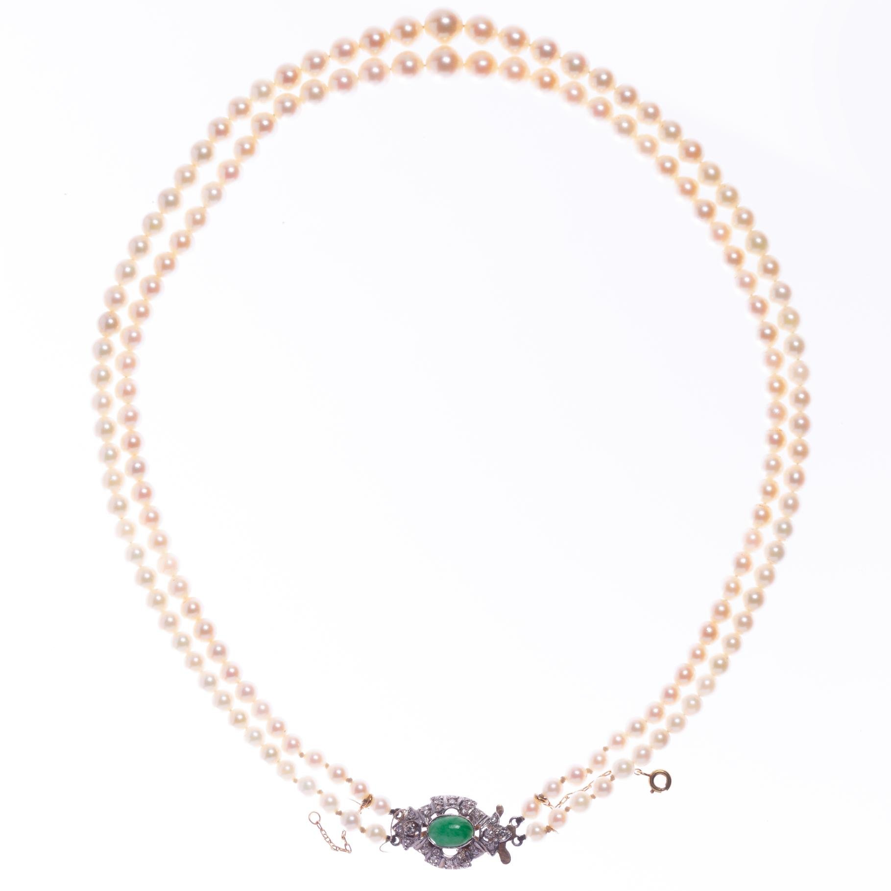 Collar de perlas, oro 18 K y jadeíta y brillantes