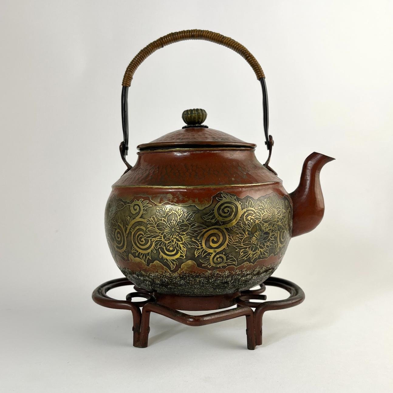 Tetera japonesa en bronce Meiji
