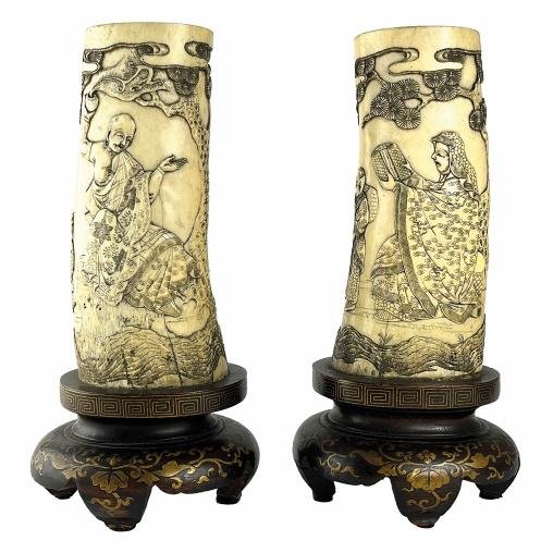 Par de floreros japoneses en marfil