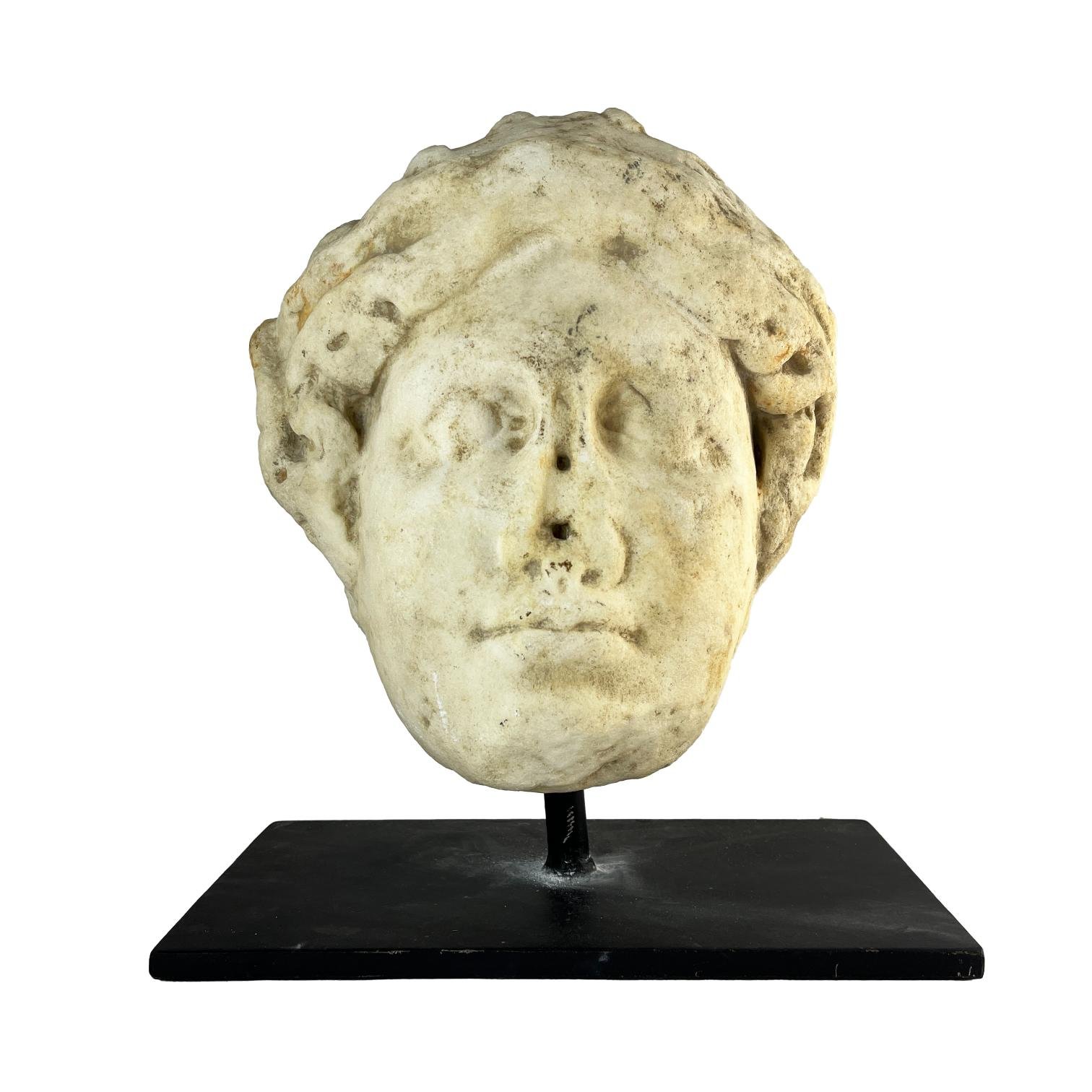 Escultura romana en mármol