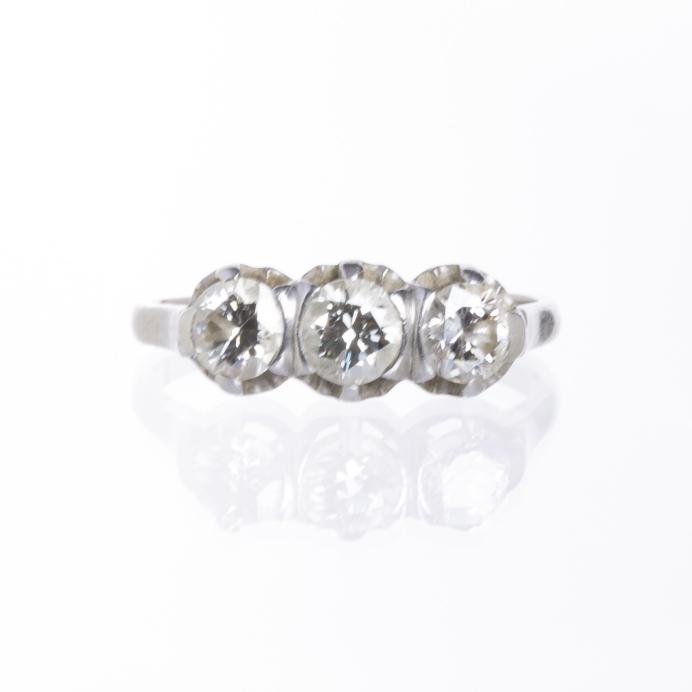 Anillo en oro 18 K con brillantes