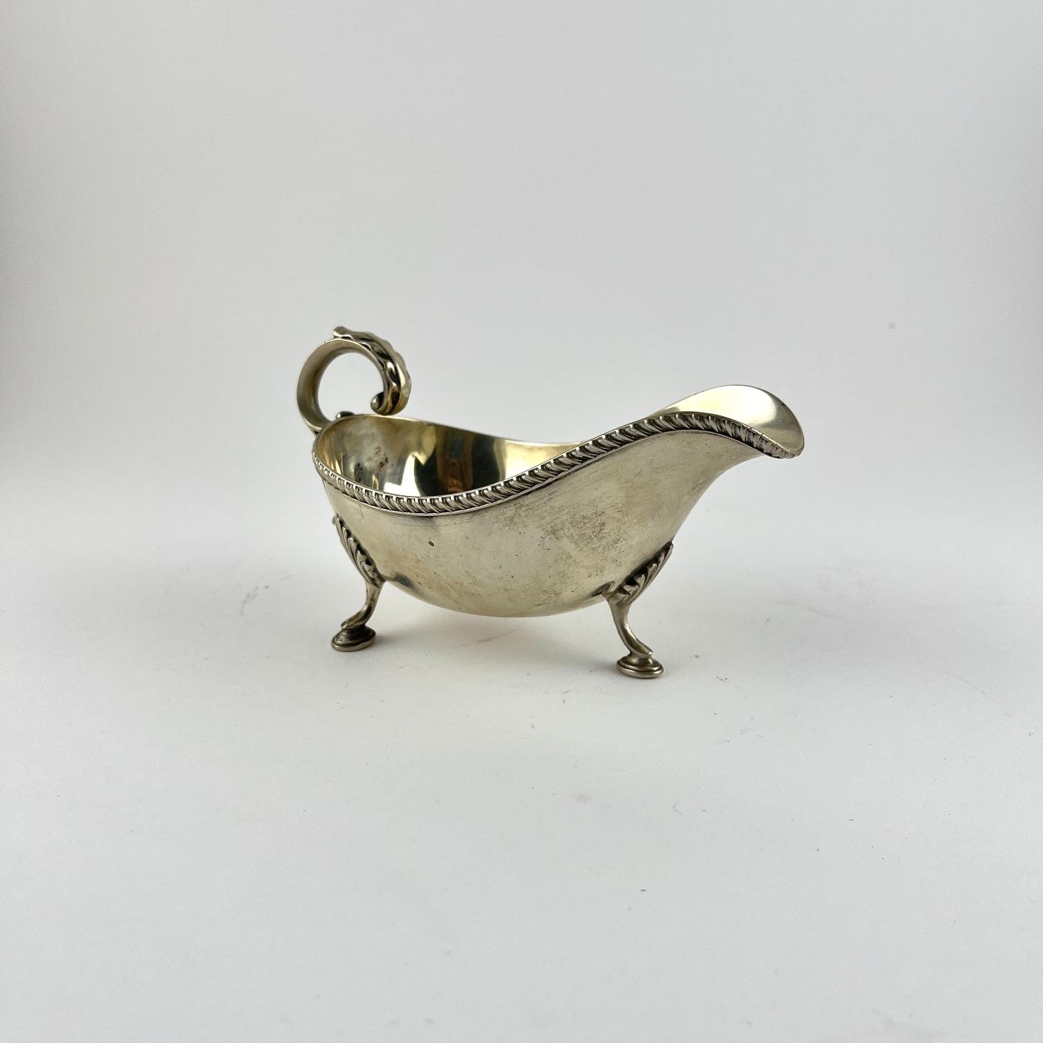 Salsera inglesa plata