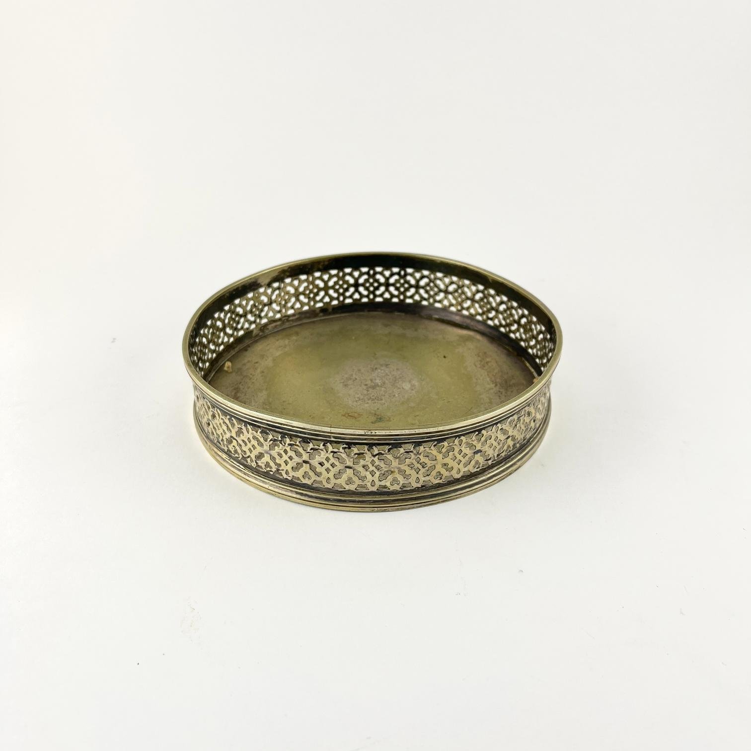 Posabotellas inglés en metal plateado