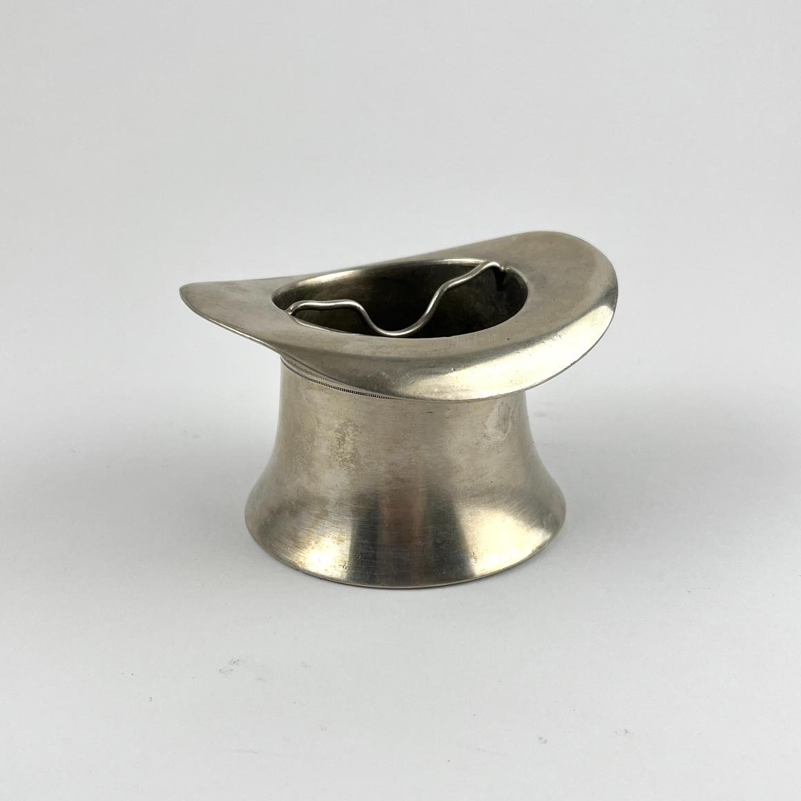 Cenicero inglés en metal plateado