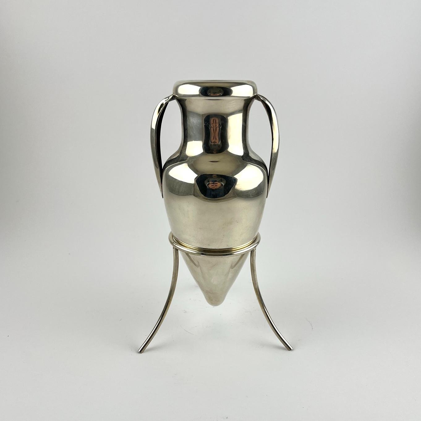 Ánfora italiana en metal plateado