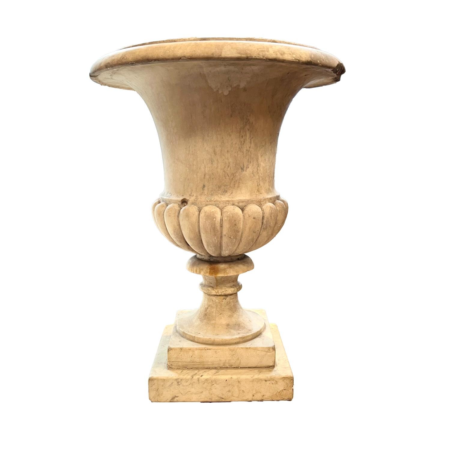 Copón en mármol de Carrara