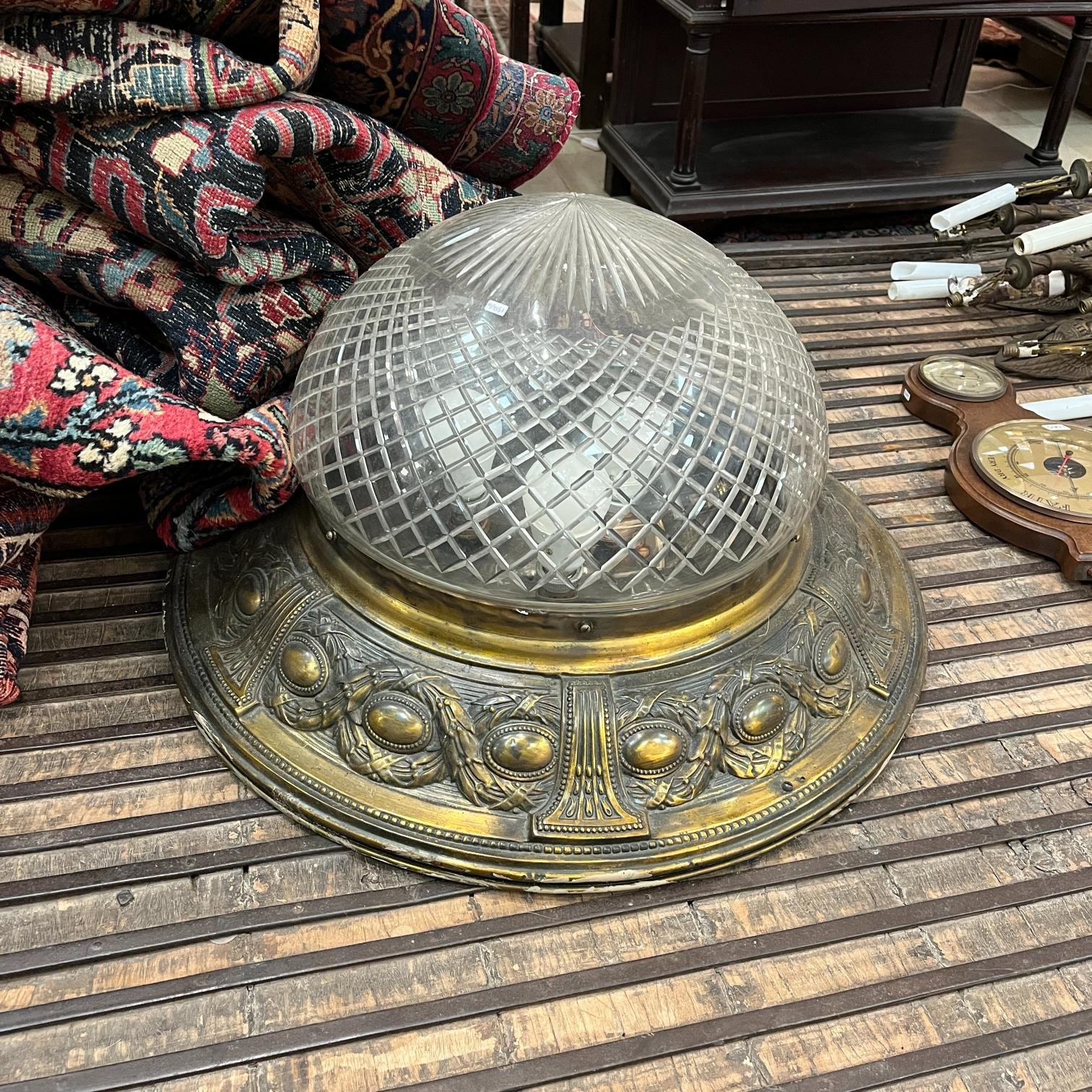 Gran plafón estilo en bronce y cristal