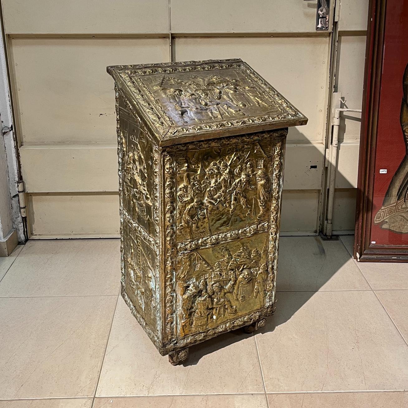 Leñero holandés forrado en bronce