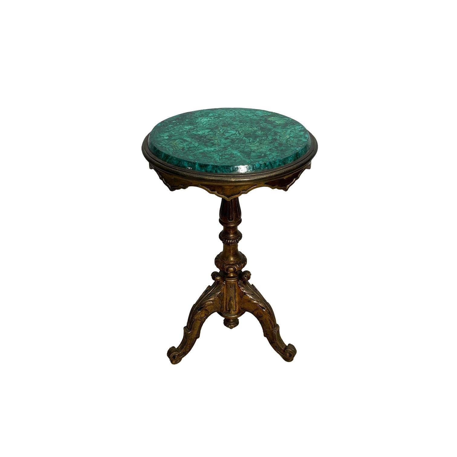 Mesa auxiliar italiana