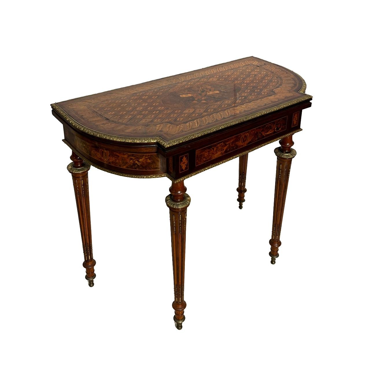 Mesa de juego tipo libro