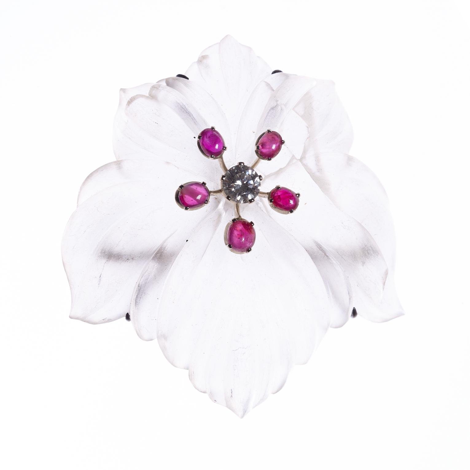 Prendedor en cristal, brillante y rubíes