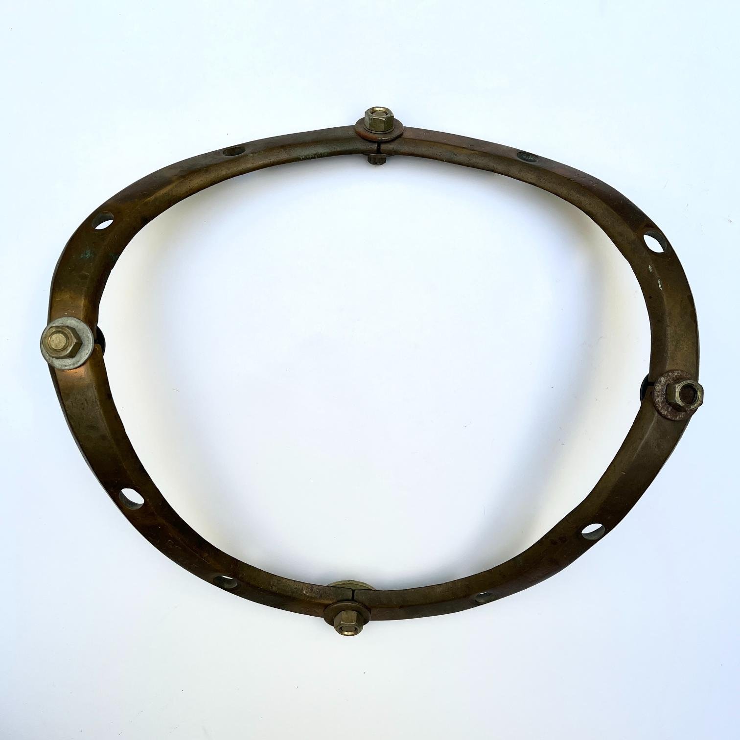 Arco de acople de escafandra