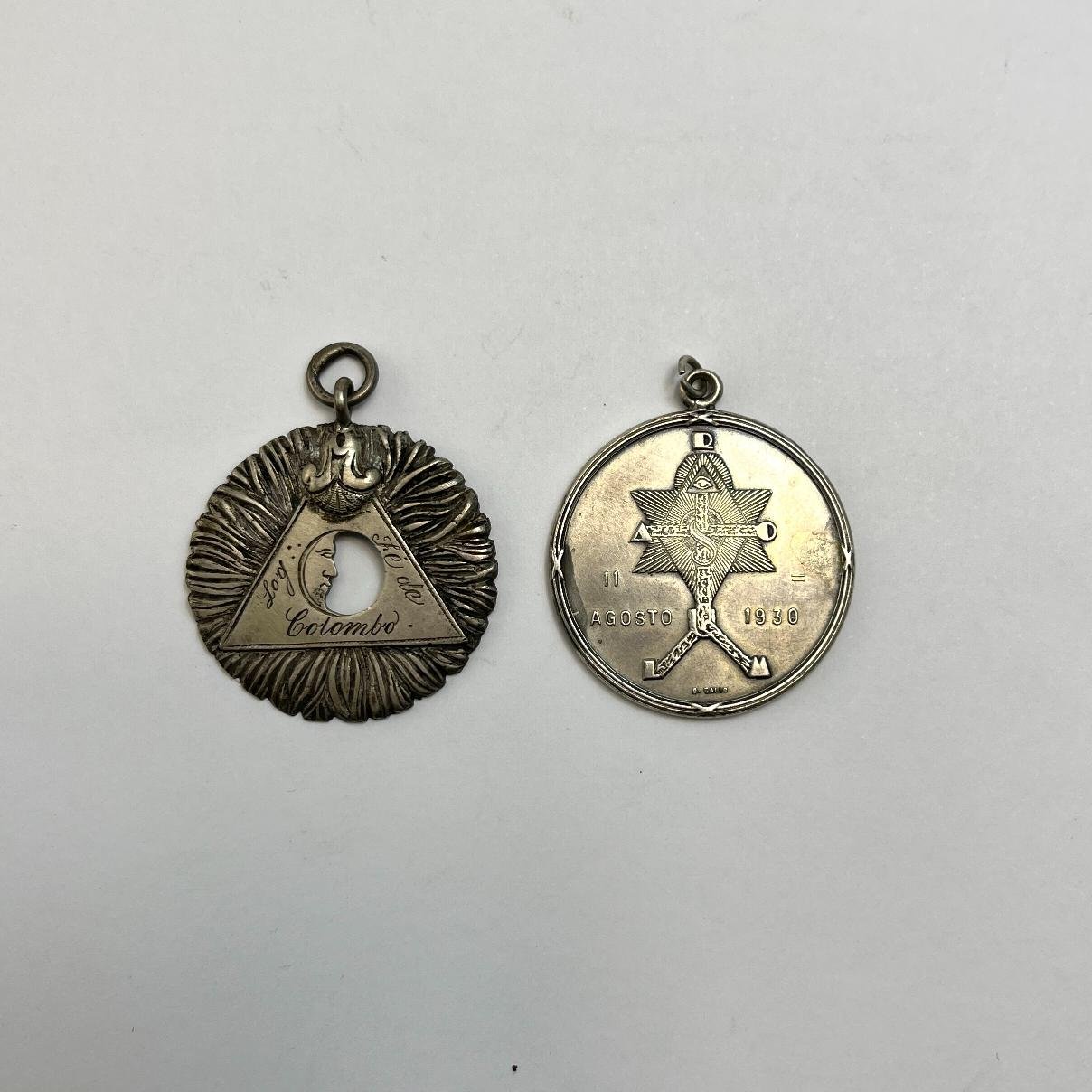 Dos medallas masónicas