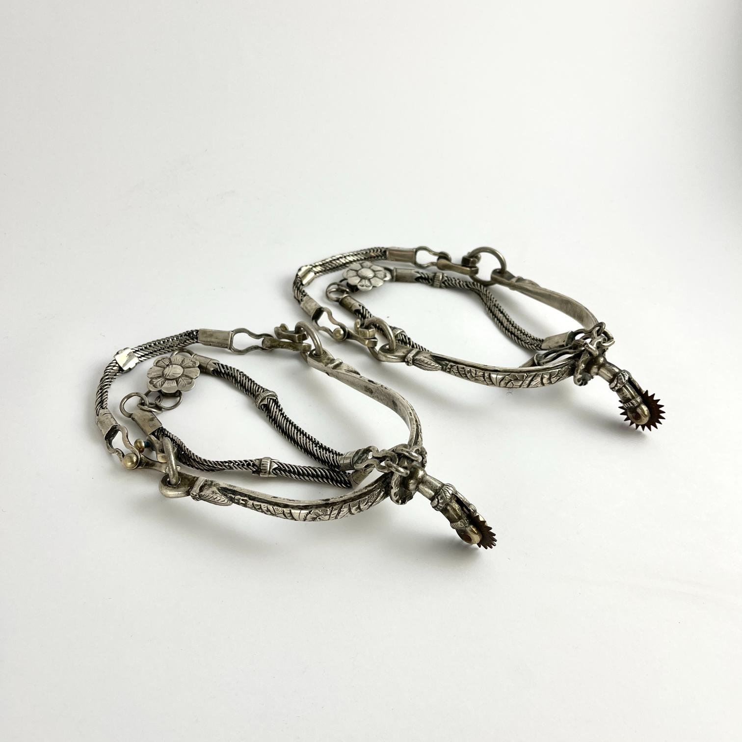 Par de espuelines en plata