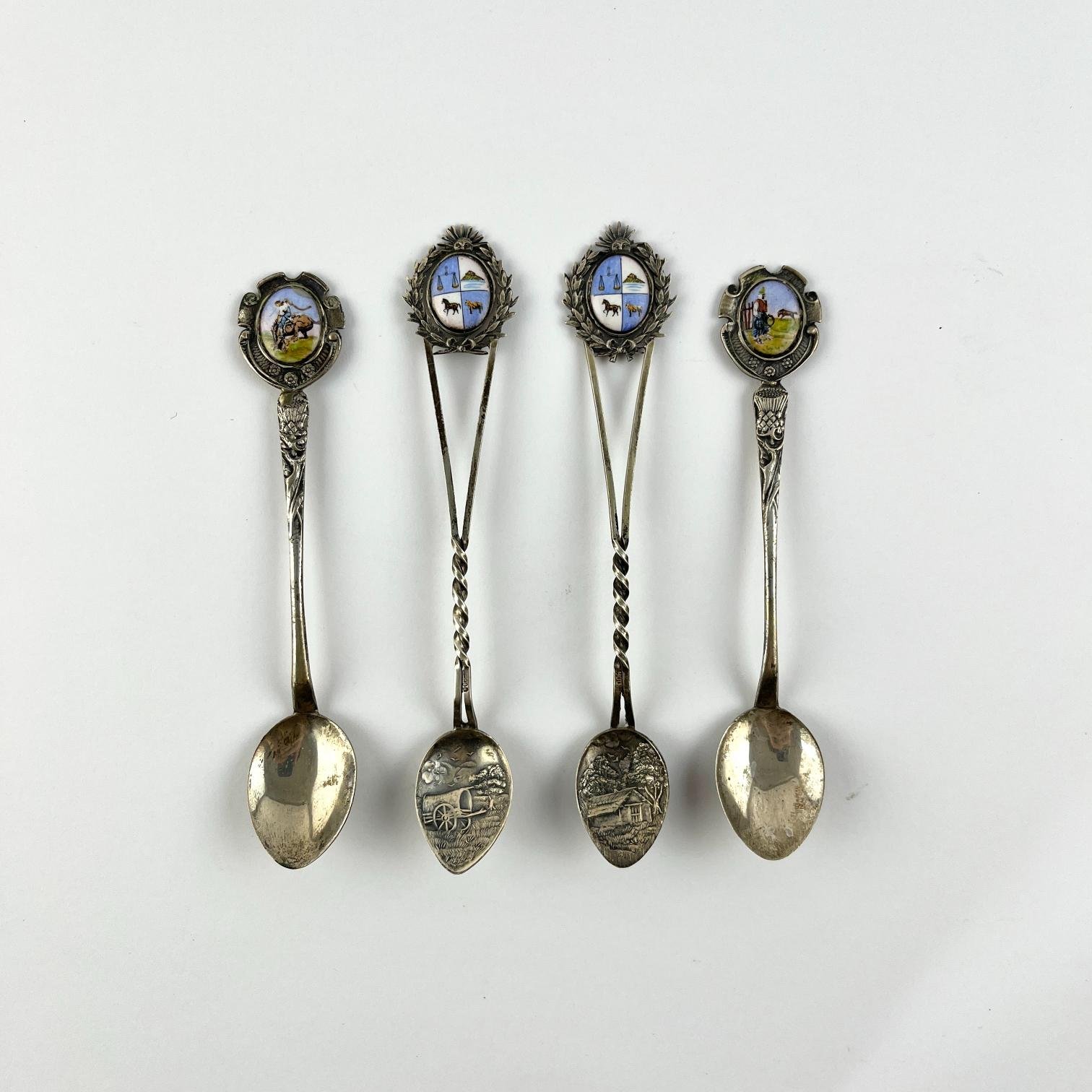 Seis piezas en plata