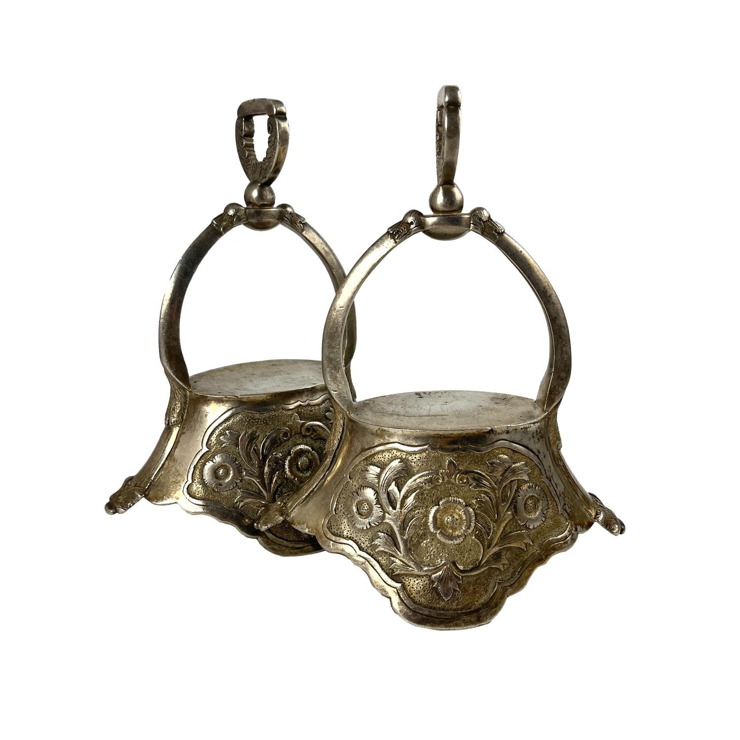 Par de estribos en plata