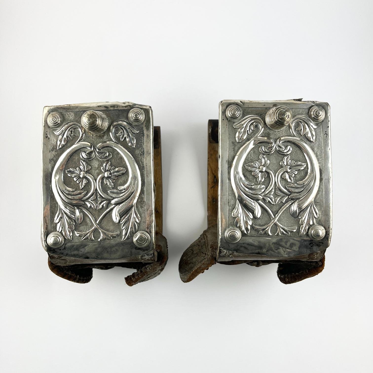 Par de estribos mexicanos