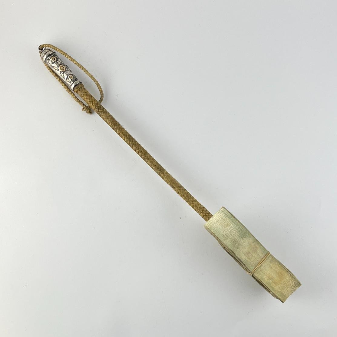 Rebenque en plata y oro