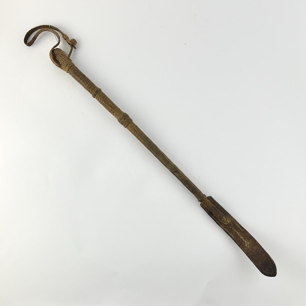 Rebenque en cuero crudo