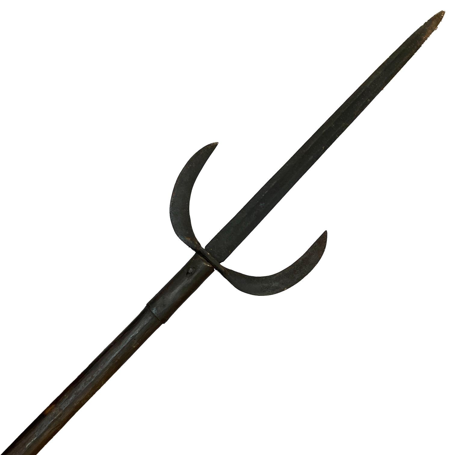Lanza con medialuna en hierro