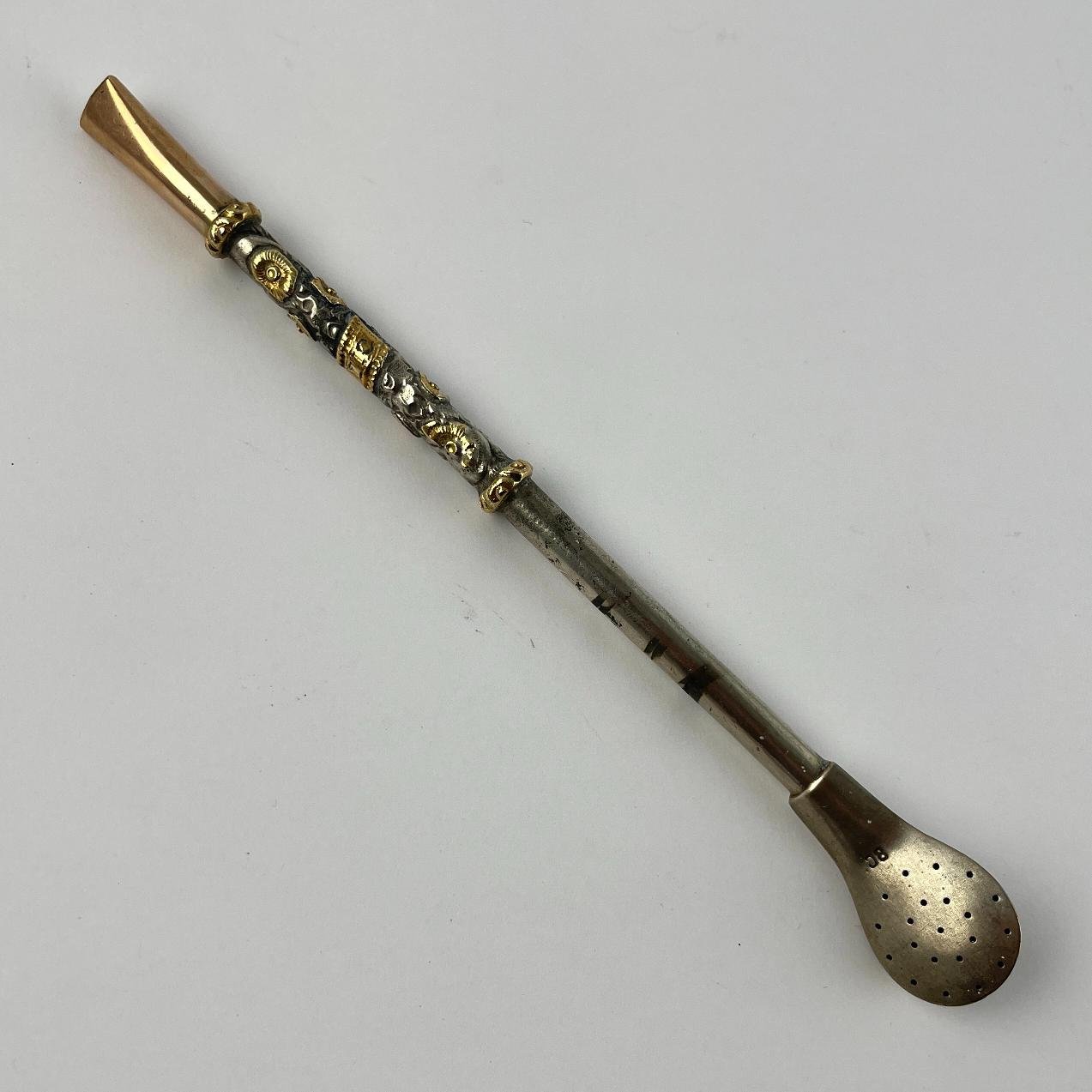 Bombilla en plata y oro