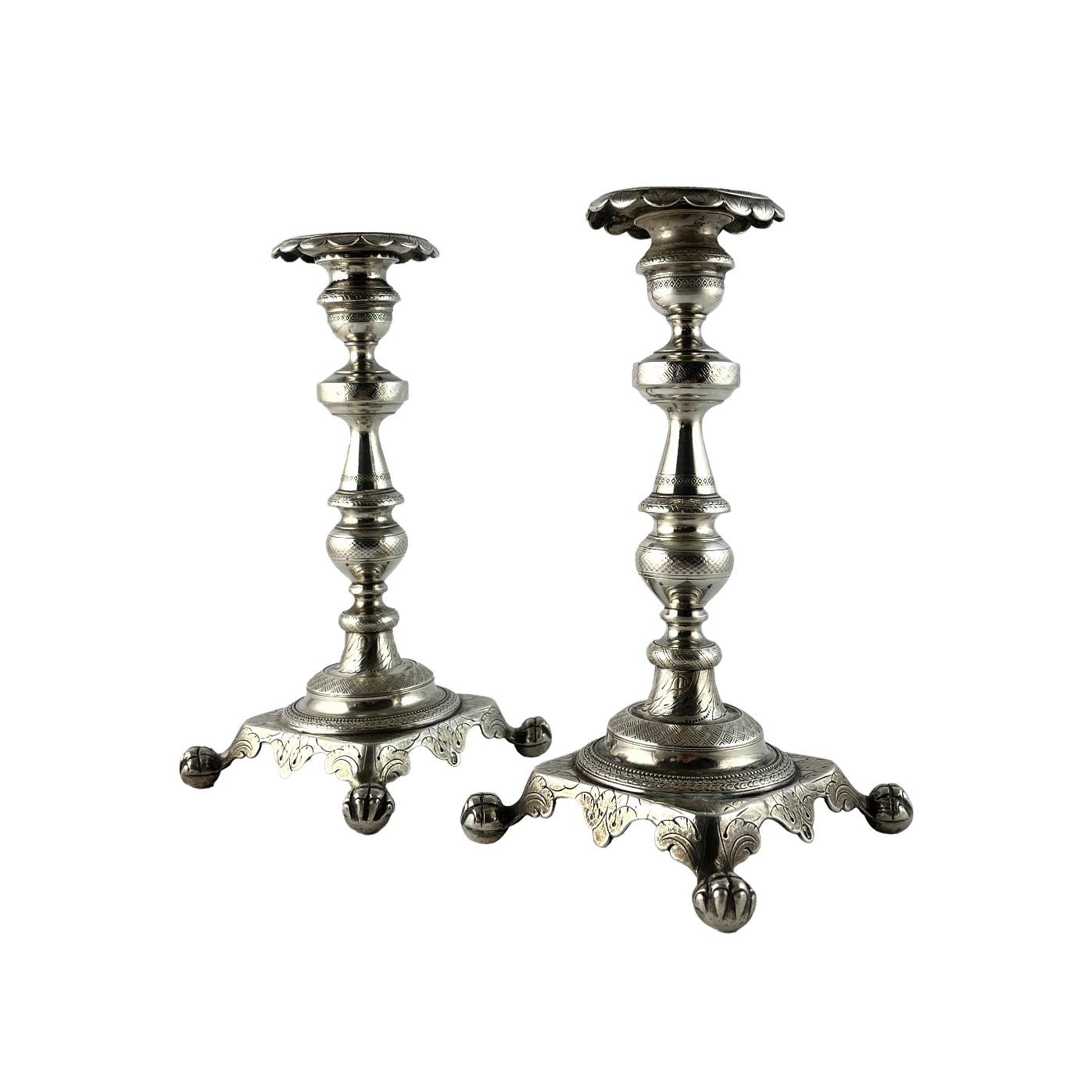 Par de candeleros portugueses en plata