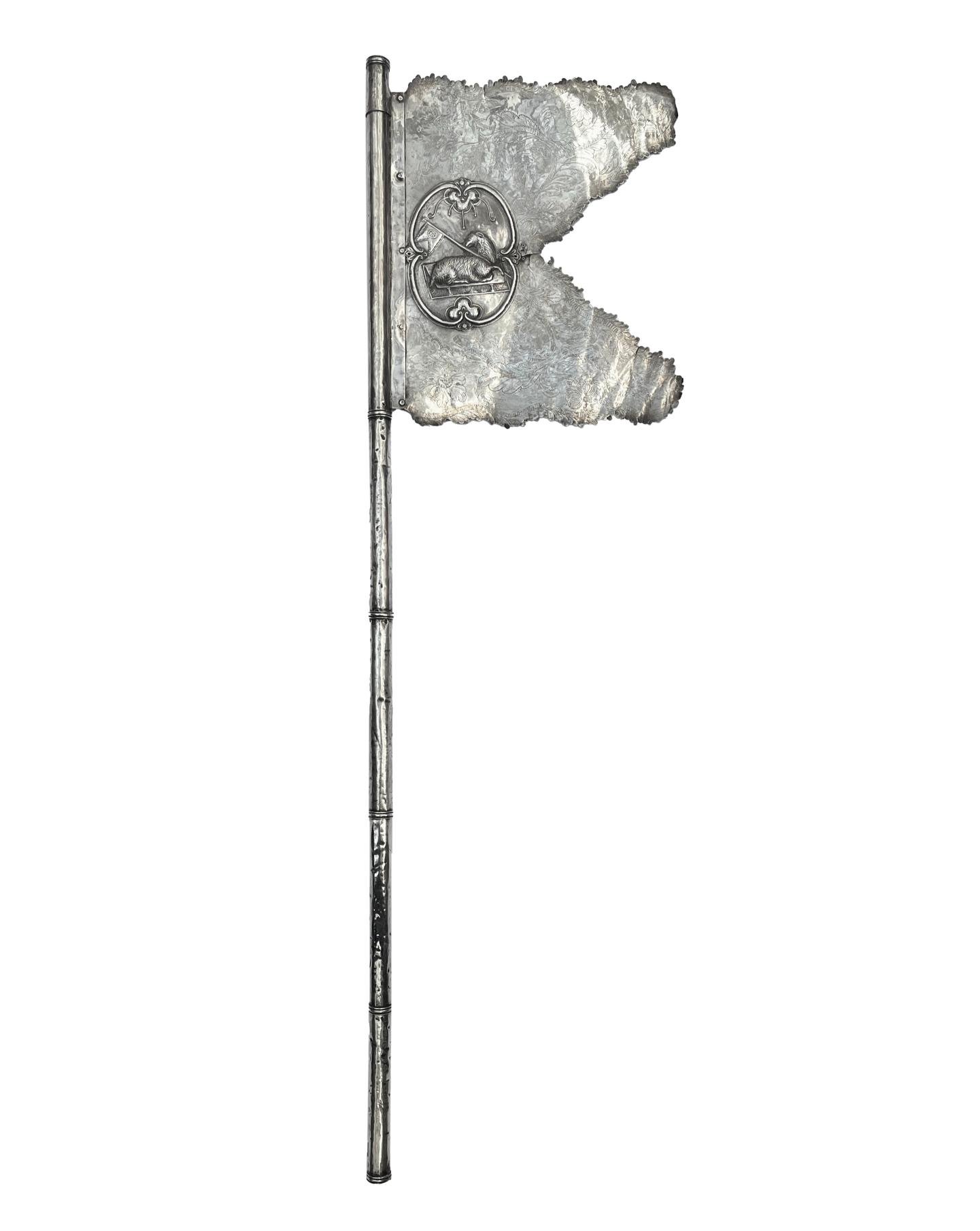 Bandera de cofradía hispanoamericana en plata