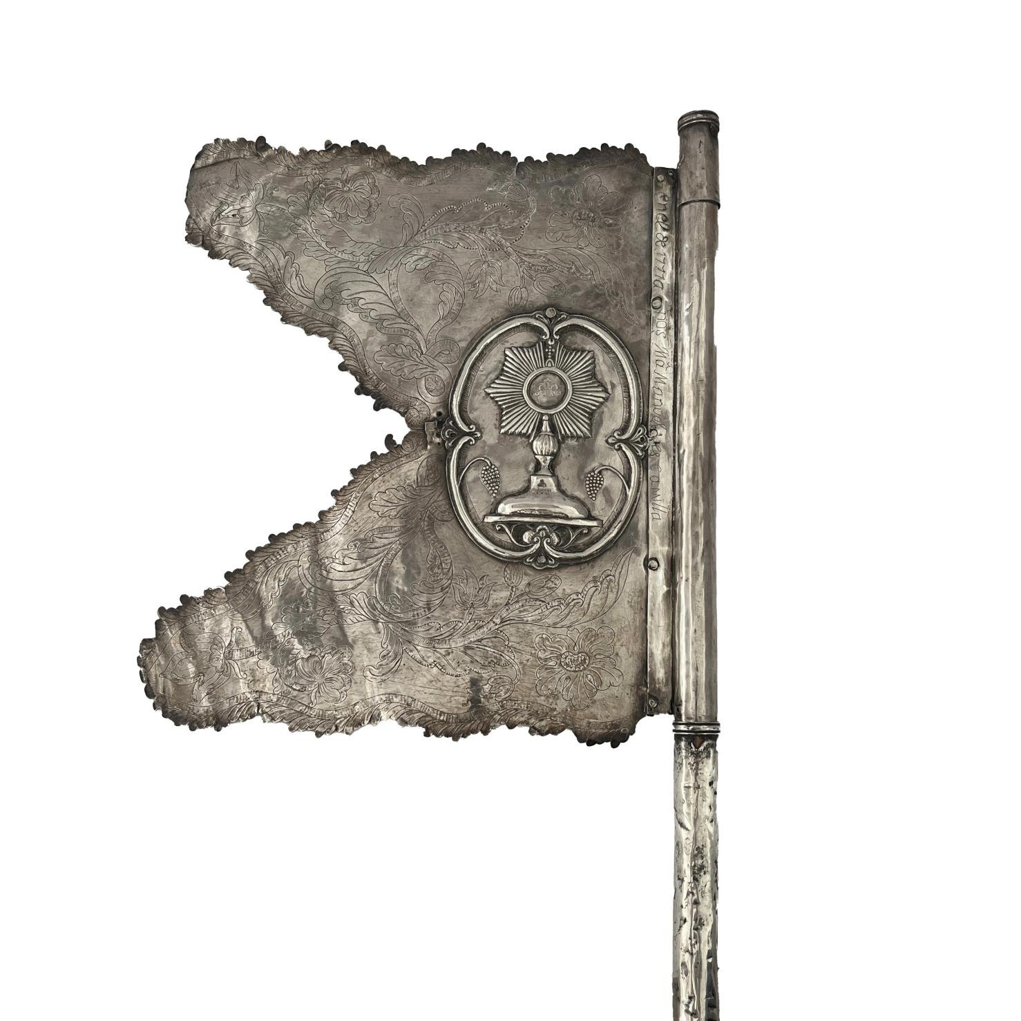 Bandera de cofradía hispanoamericana en plata - Imagen 2