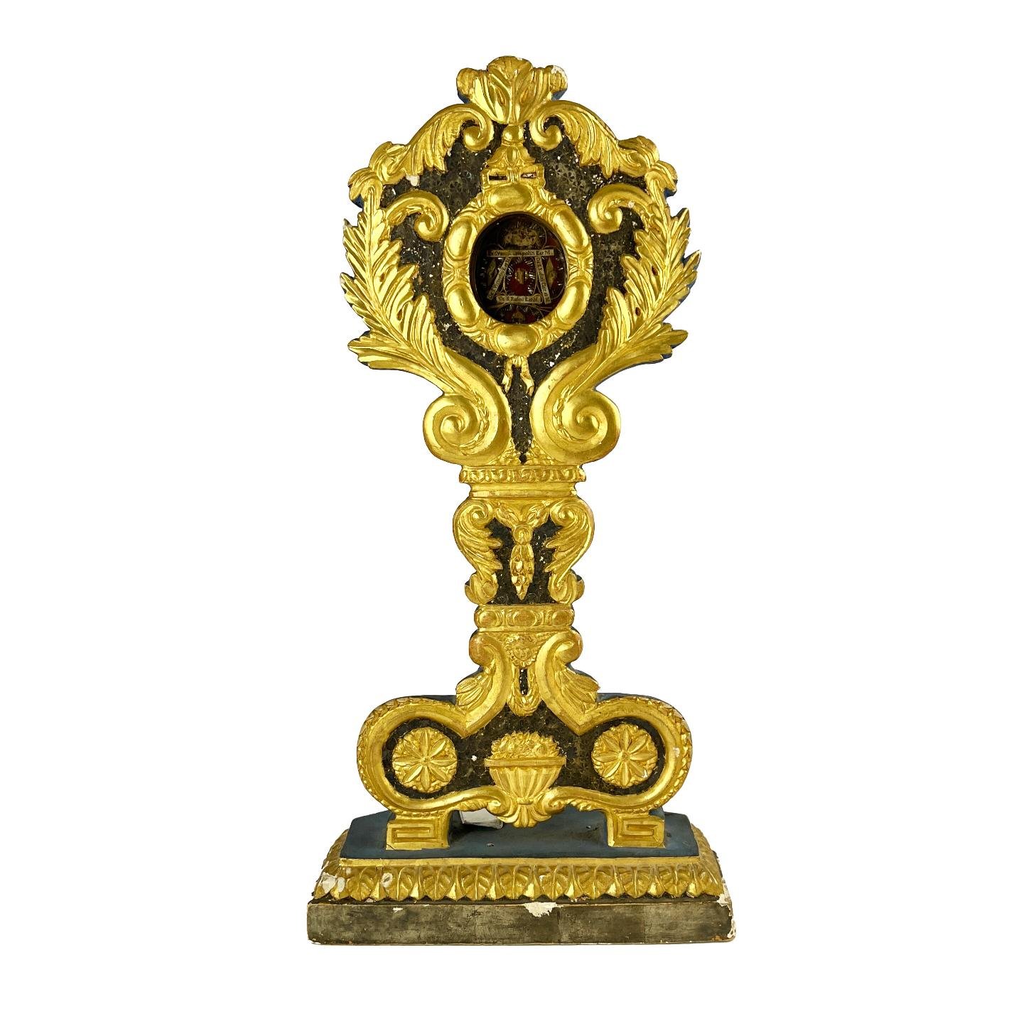 Relicario con cinco reliquias