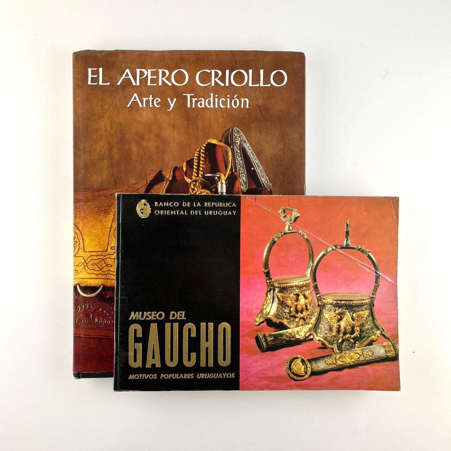 Dos tomos "El apero criollo"